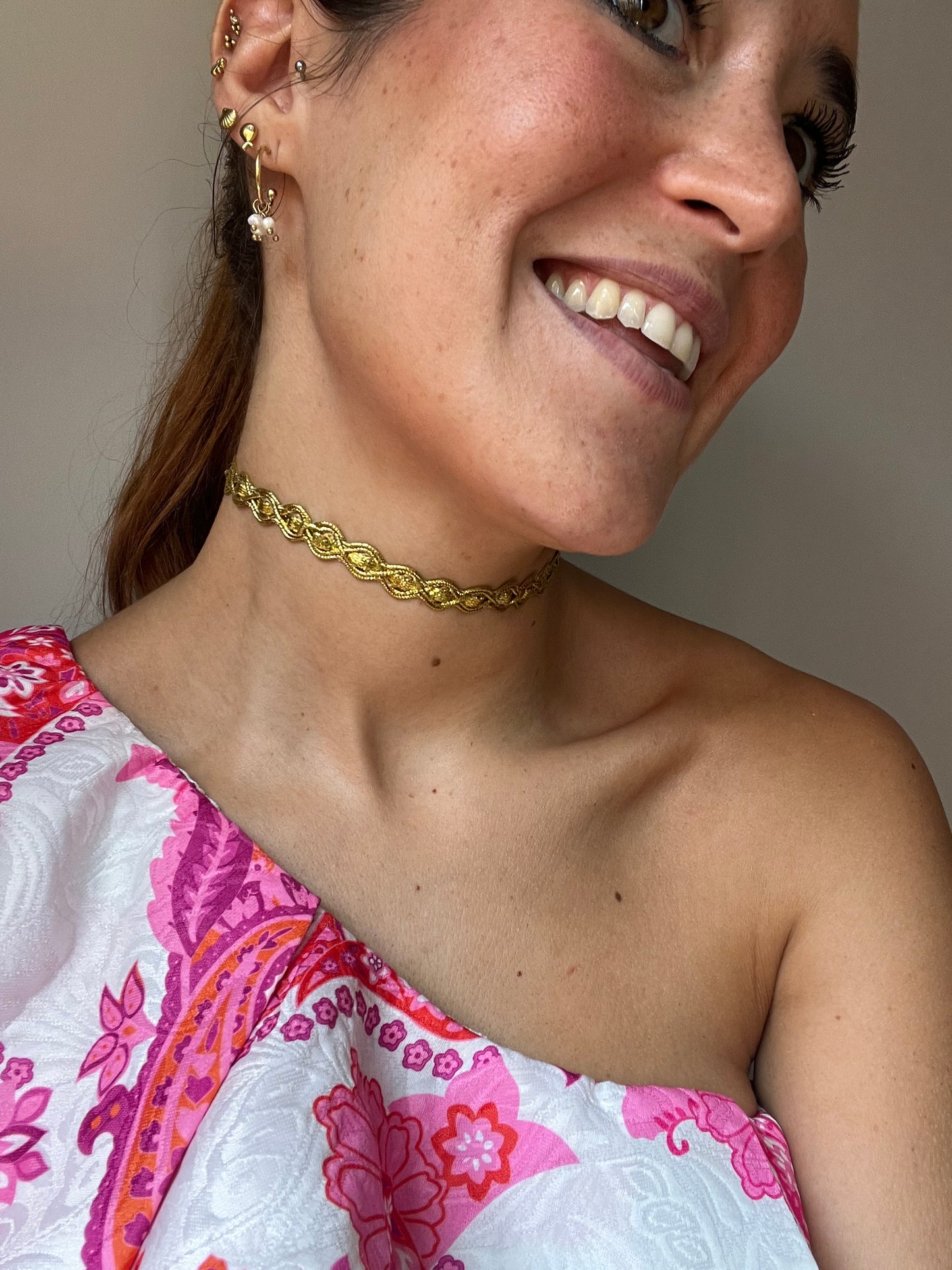 Choker Lugo
