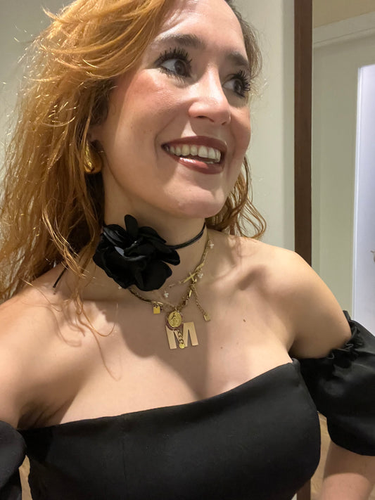 Flower choker